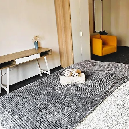 Апартаменты Flat In Zizkov -303-