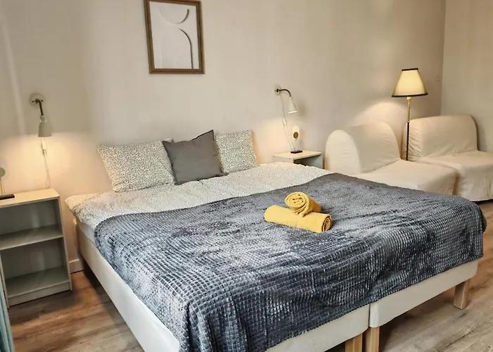 Flat In Zizkov -303- Lägenhet *